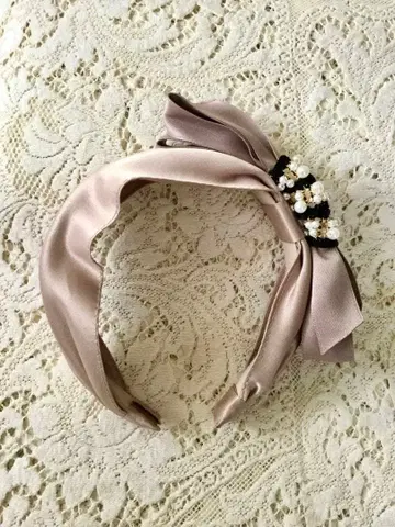 셀렉트 구매 고급스러운 귀여움 리본 x 비쥬 장식 머리띠