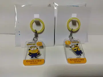 카페 드 크리에 미니언즈 아크릴 참 2개