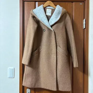 스튜디오 클립 후드 부착 롱 코트