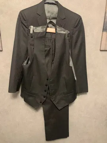 다크 그레이 스트라이프 비즈니스 정장 3세트