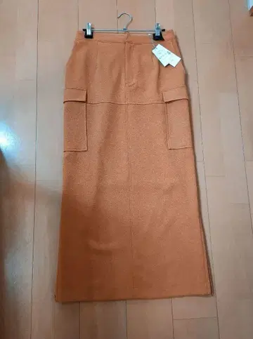 택 포함 새상품 쿨카레안 타이트 롱 스커트 사이드 지퍼