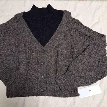 릴리 브라운 니트탑