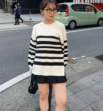 rienda 보더 슬릿 니트 상의 블랙