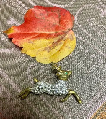 골드 사슴 디자인 브로치