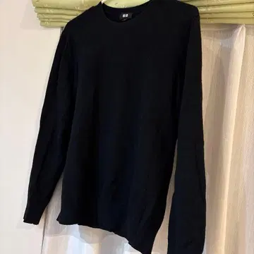 유니클로 블랙 크루넥 스웨터 캐시미어 100% U넥