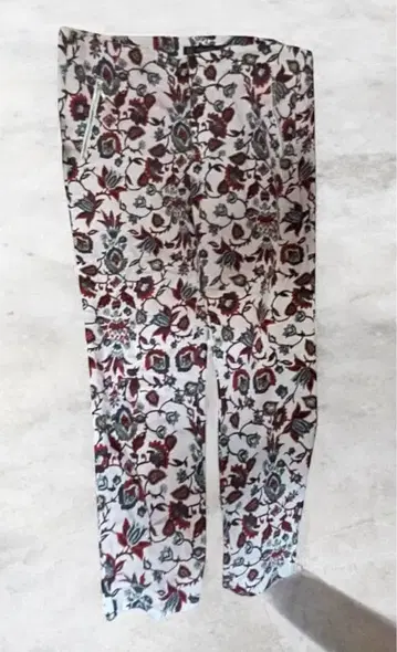 Zara Basics 플로럴 패턴 팬츠 (핑크 계열) 입니다 Floral