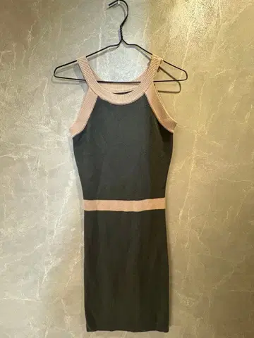 슬리브리스 원피스