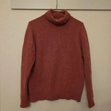 유니클로 울 100% 터틀넥 스웨터 L 사이즈 (로즈 핑크 계열)