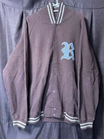 남성용 브라운 맨투맨 바시티 자켓 R 자수 사이즈 XL