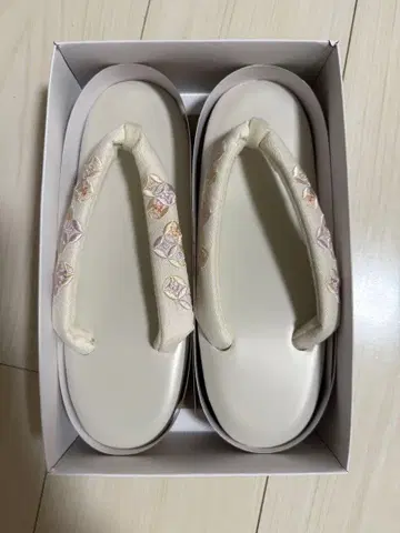 조리 화이트 자수 성인식 졸업식 하카마