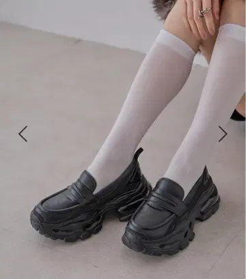 JEANASIS 지나시스 절개 볼륨 로퍼