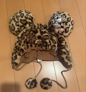 레오파드 무늬 팬캡 미니