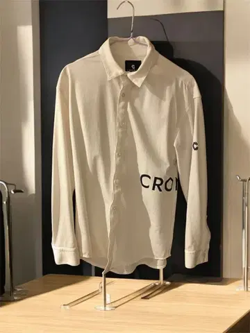 CRONOS 블랙 화이트 긴팔 셔츠