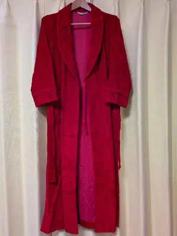 [ 쇼와 레트로 ] 레드 자수 롱 가운