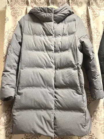 UNIQLO 심리스 다운 숏코트 그레이 (ZARA 띠어리)