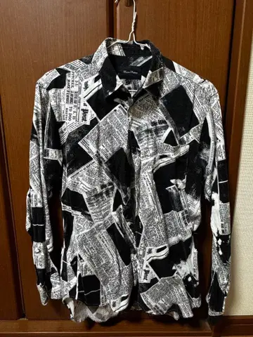 긴팔 셔츠 뉴스 페이퍼 디자인