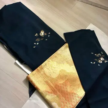 멋진 츠케사게 순수 실크 넓은 카라 이중 기모노 한 개의 문양 기모노