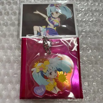 좀비랜드 사가 릴리 아크릴 키링 AMO 카페 포토 카드