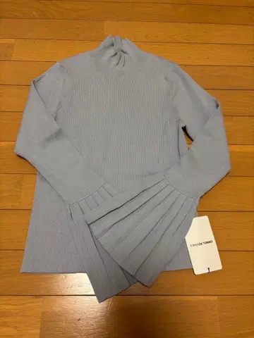 에멜 리파인즈 새상품 니트탑