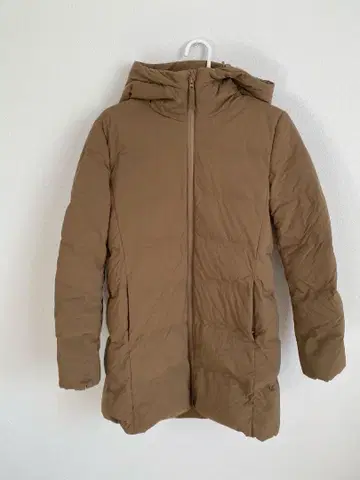 UNIQLO 다운 자켓 S 사이즈 베이지