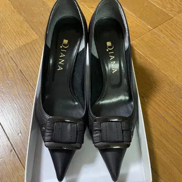 다이애나 하이힐 23.5cm