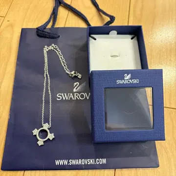 Swarovski 실버 크로스 모티브 목걸이