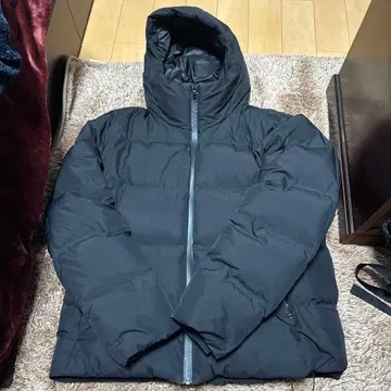 컨디션 최상 유니클로 심리스 다운 블랙 XL