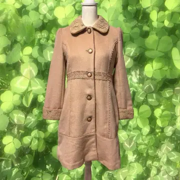 axes femme 모리걸 00s 레이스 달린 옷깃 베이지 계열 롱 코트