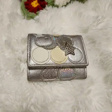 실버 3단 폴더형 지갑 원형 장식