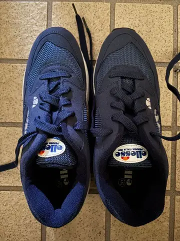 엘레쎄 스니커즈 23.5 elleesse