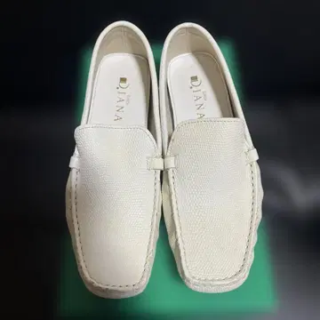 DIANA 화이트 플랫슈즈