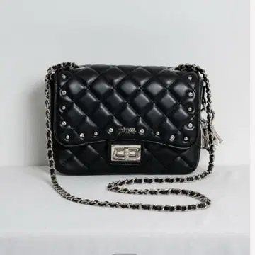 pium 참 포함 퀼팅 미니 숄더 블랙