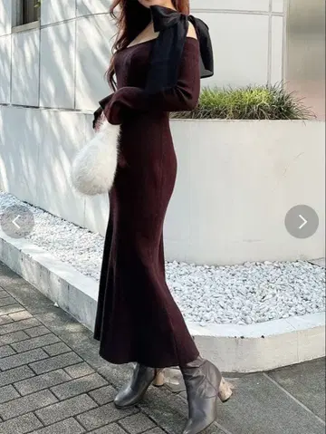 MERCURYDUO 숄더 리본 니트 원피스