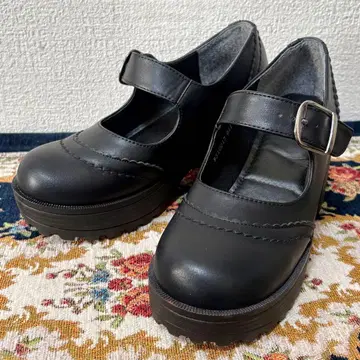 요스케 통굽 펌프스