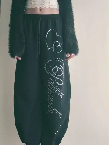 PELLICULE 페리큐르 stone-deco sweat pants