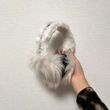 화이트 퍼 귀도리