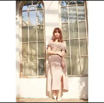 새틴 소매 리본 포함 롱 원피스 herlipto