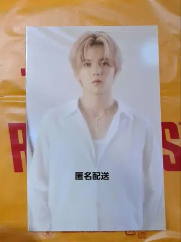 포트레이트 화이트 셔츠 남성