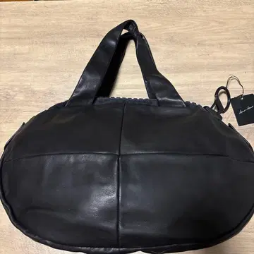 블랙 가죽 타원형 백