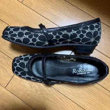 RoRo fashion 플랫 펌프스 블랙/화이트