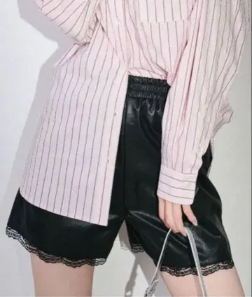 LILY BROWN 레이스 트리밍 숏팬츠 F 블랙