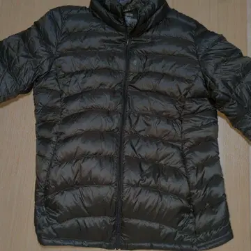 유니클로 다운 컴팩트 자켓 수납 봉투 포함