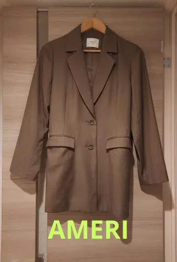 AMERI 브라운 테일러드 자켓