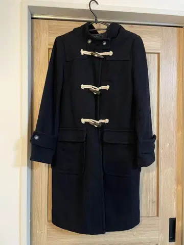 네이비 컬러 더플 코트 토글 버튼 포함