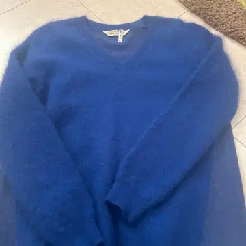 블루 V넥 니트 스웨터