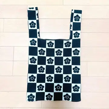 MARY QUANT PUBLUX 데이지 패턴 체커 니트 백 한정품 블랙