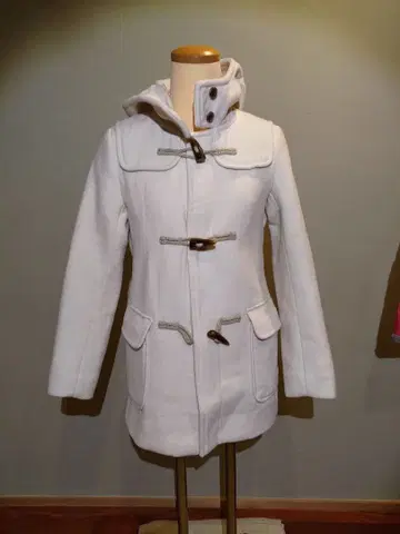 화이트 더플 코트 후드 부착 유니클로 사이즈 S 화이트 귀여운