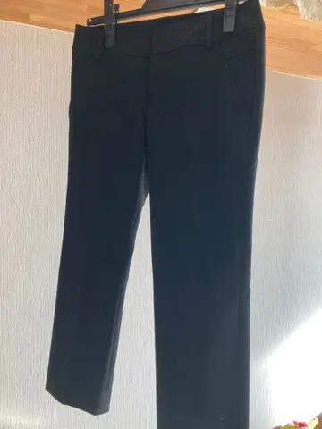 블랙 슬림핏 팬츠 포켓 부착