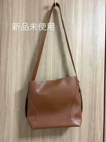 브라운 숄더백