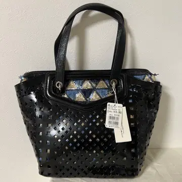 메쉬 디자인 토트백 블랙